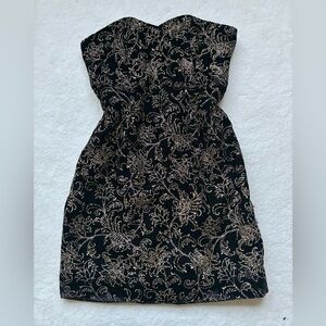 Vintage off the runway Cache Elegant Black and Gold min Dress